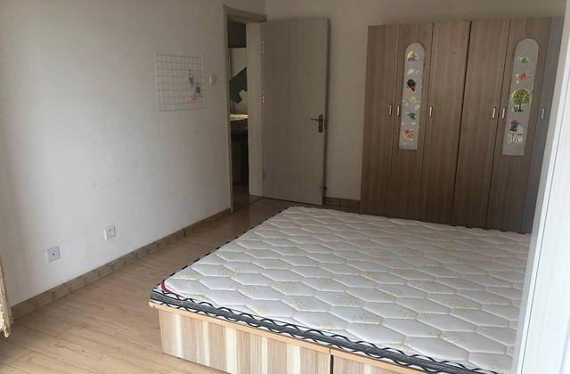 向阳小区(城阳) 普通住宅1厅 精装修 向阳小区(城阳) 普通住宅1厅 精装修