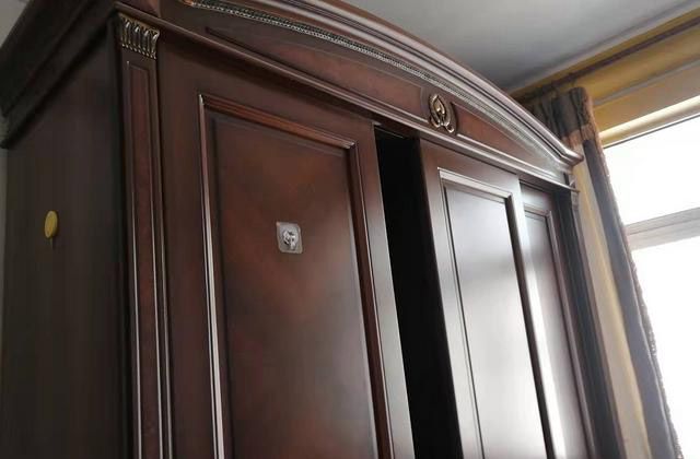 建安小区 3房1厅 家电齐全 地铁口 2200元出租 建安小区 3房1厅 家电齐全 地铁口 2200元出租