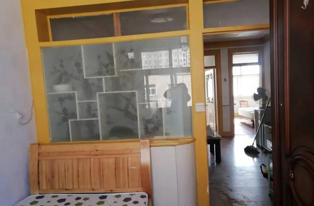 建安小区 3房1厅 家电齐全 地铁口 2200元出租 建安小区 3房1厅 家电齐全 地铁口 2200元出租