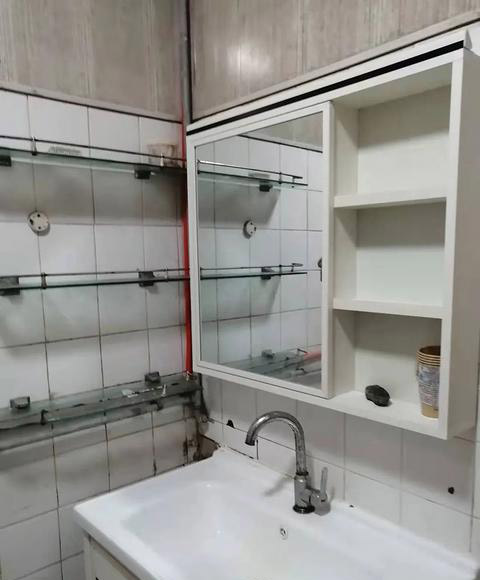 建安小区 3房1厅 家电齐全 地铁口 2200元出租 建安小区 3房1厅 家电齐全 地铁口 2200元出租