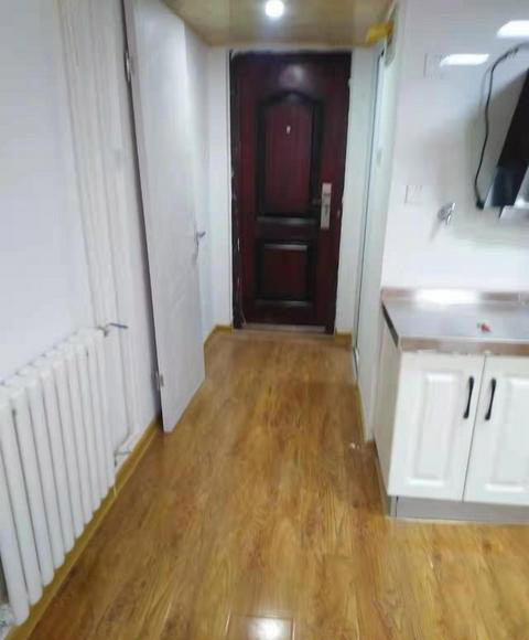 四方一路总站(电梯房)套一厅精装 复式结构 拎包住 1250 四方一路总站(电梯房)套一厅精装 复式结构 拎包住 1250