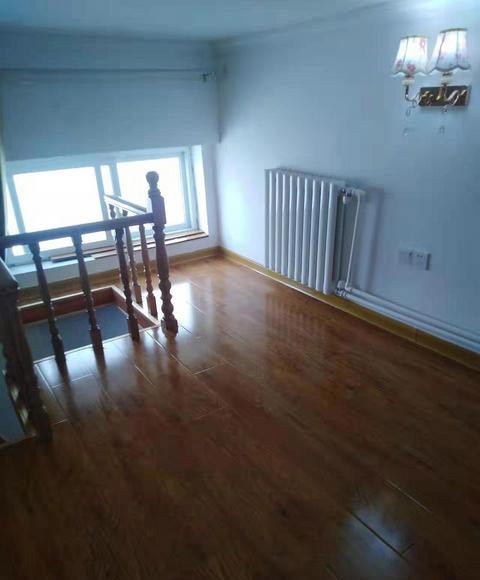 四方一路总站(电梯房)套一厅精装 复式结构 拎包住 1250 四方一路总站(电梯房)套一厅精装 复式结构 拎包住 1250