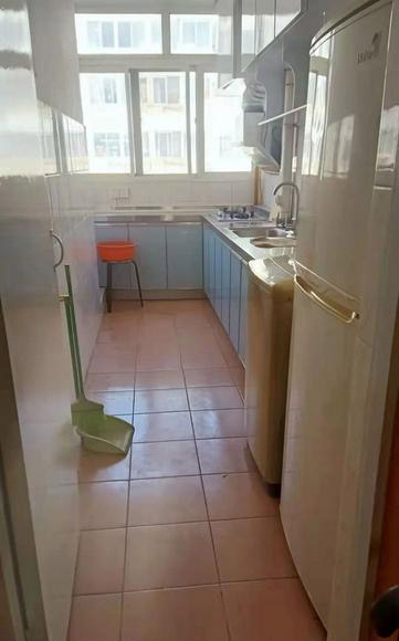 方中园小区 套二厅精装 南北卧 配套全拎包住 1500元 钥 方中园小区 套二厅精装 南北卧 配套全拎包住 1500元 钥