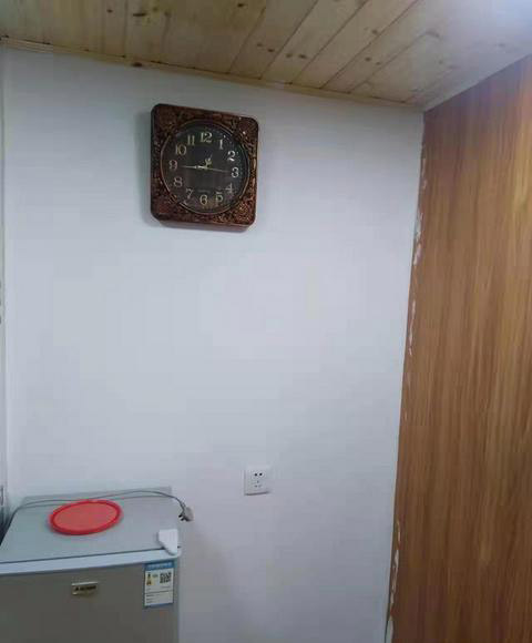 四方一路总站(电梯房)套一厅精装 复式结构 拎包住 1250 四方一路总站(电梯房)套一厅精装 复式结构 拎包住 1250