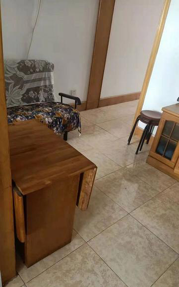 方中园小区 套二厅精装 南北卧 配套全拎包住 1500元 钥 方中园小区 套二厅精装 南北卧 配套全拎包住 1500元 钥