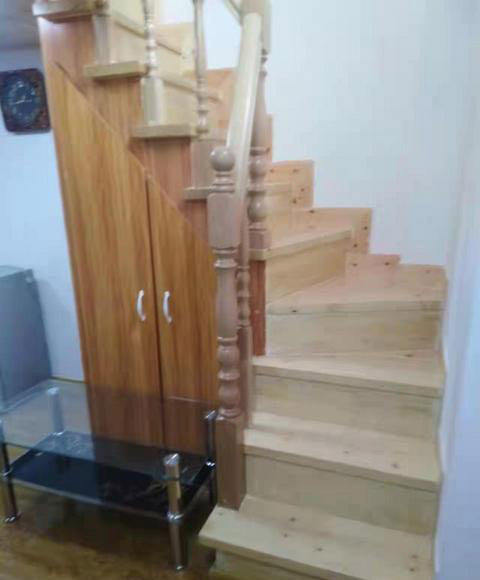 四方一路总站(电梯房)套一厅精装 复式结构 拎包住 1250 四方一路总站(电梯房)套一厅精装 复式结构 拎包住 1250