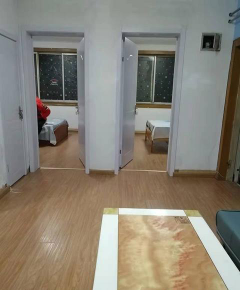 地铁房李村公 精装修2000元/月 地铁房李村公 精装修2000元/月