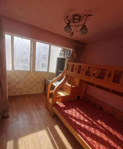 海云北山小区 套三厅装修 南北通 户型方正 海云北山小区 套三厅装修 南北通 户型方正