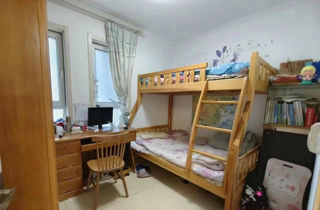 近地铁M线!保利里院里 3室1厅精装 南北通 户型方正 近地铁M线!保利里院里 3室1厅精装 南北通 户型方正