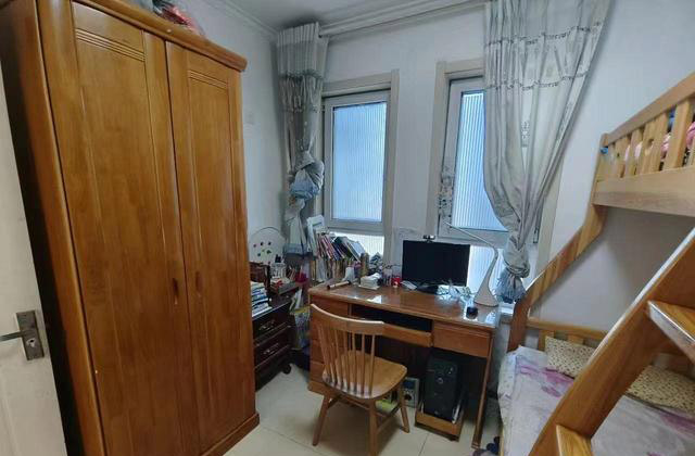 近地铁M线!保利里院里 3室1厅精装 南北通 户型方正 近地铁M线!保利里院里 3室1厅精装 南北通 户型方正